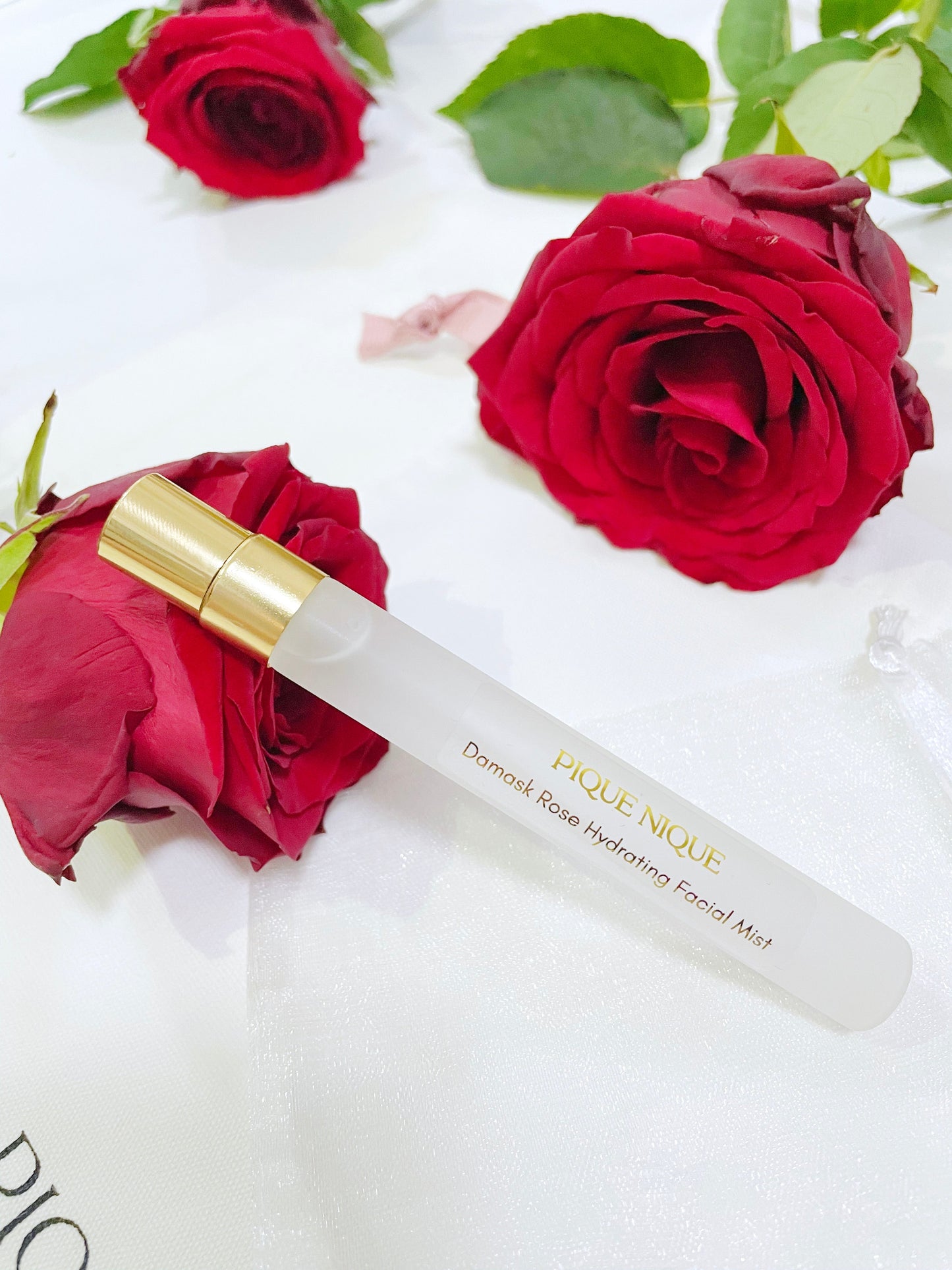 Rose De Damas (Damask Rose) Hydrating Facial Mist - Premium from PIQUE NIQUE - Discover natural formulations for bath and body at www.piqueniquesg.com.