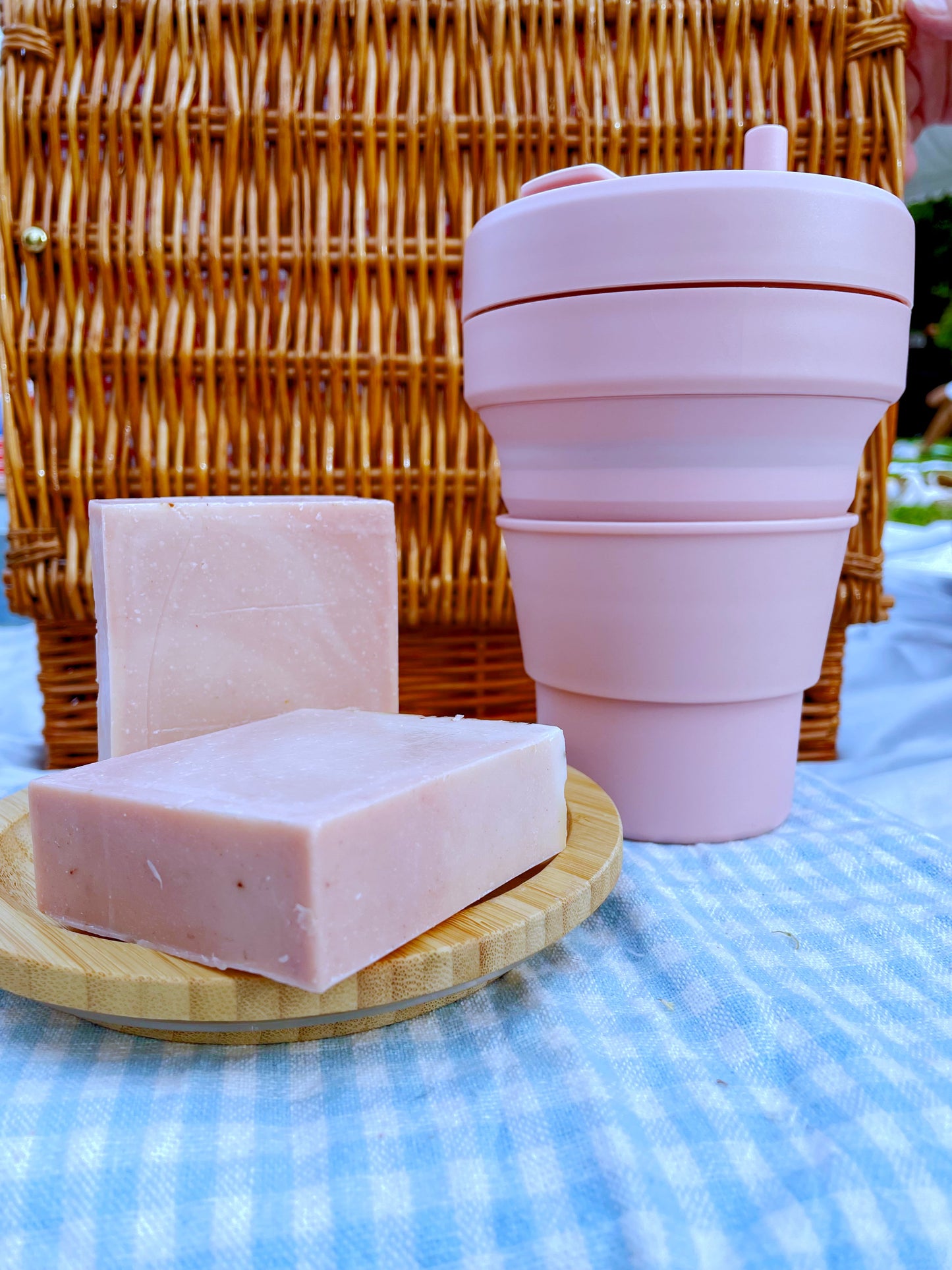 Sunset Paradise Artisanal Soap Bar - Premium Soap from PIQUE NIQUE - Discover natural formulations for bath and body at www.piqueniquesg.com.